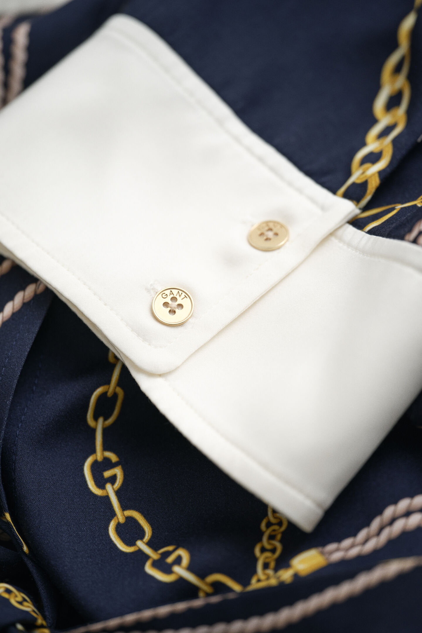 Hemdblusenkleid mit Kontrastkragen