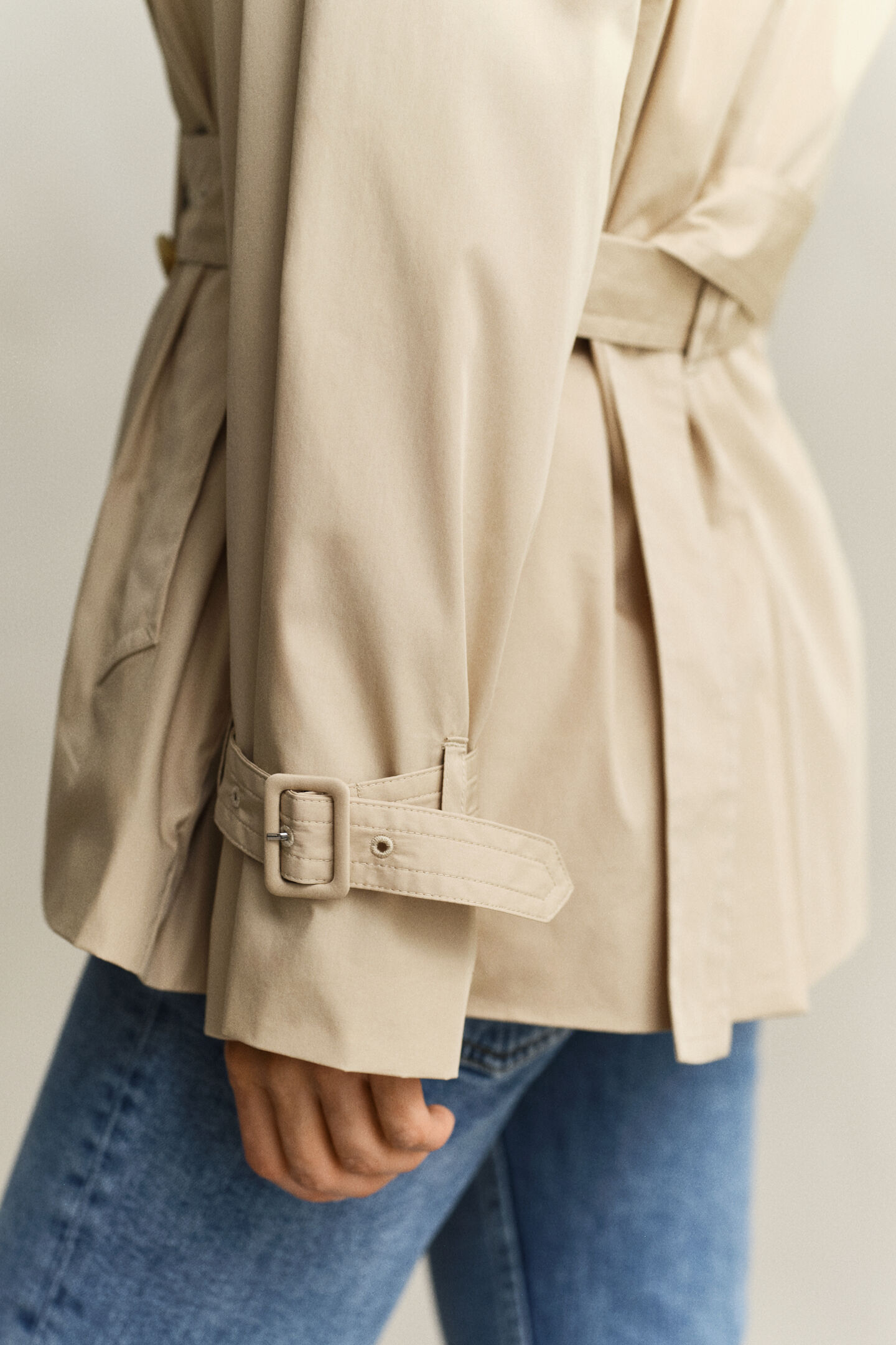 Lightweight Short Trenchcoat