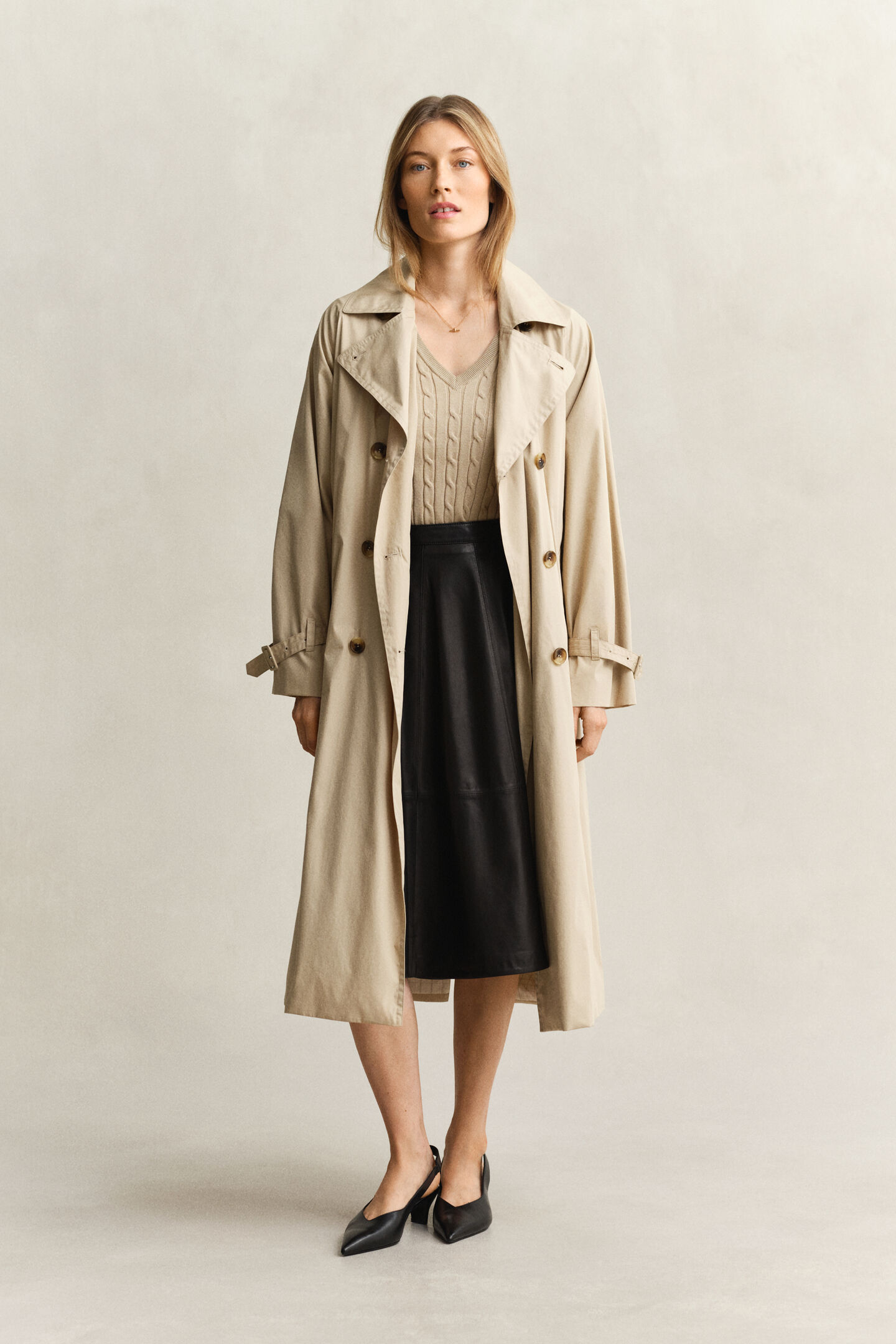 V-Neck Pullover mit Zopfmuster