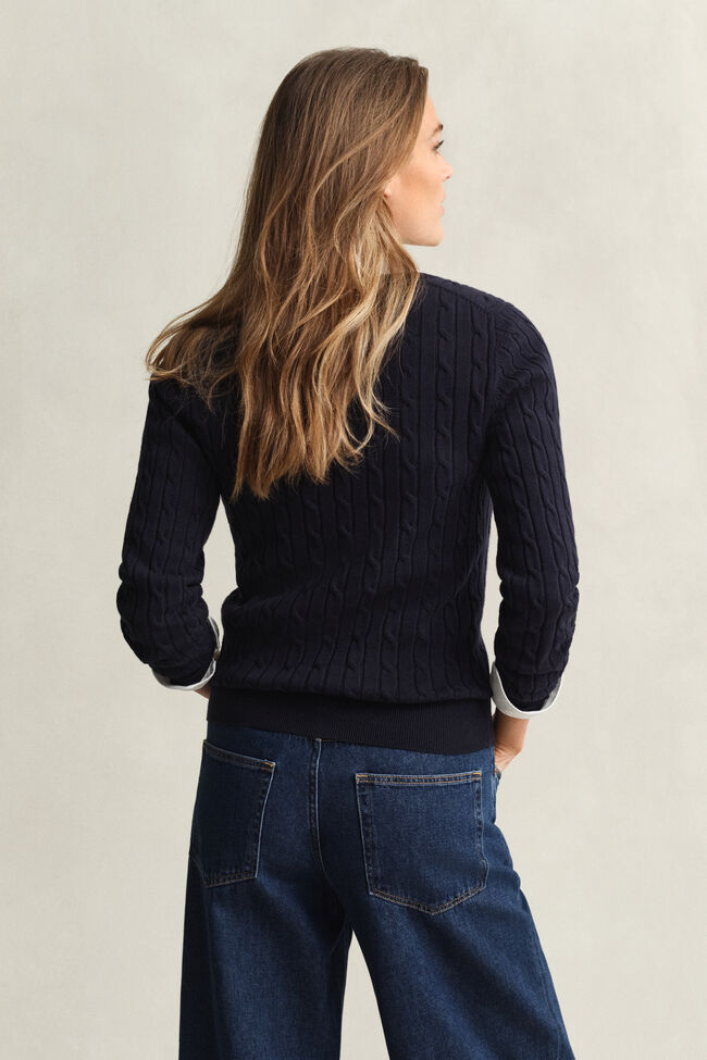 V-Neck Pullover mit Zopfmuster