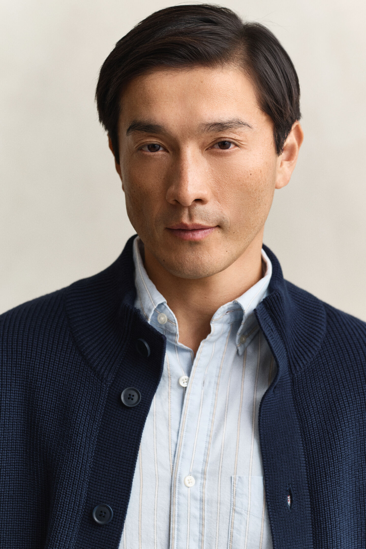 Gerippte Strickjacke zum Kn&ouml;pfen