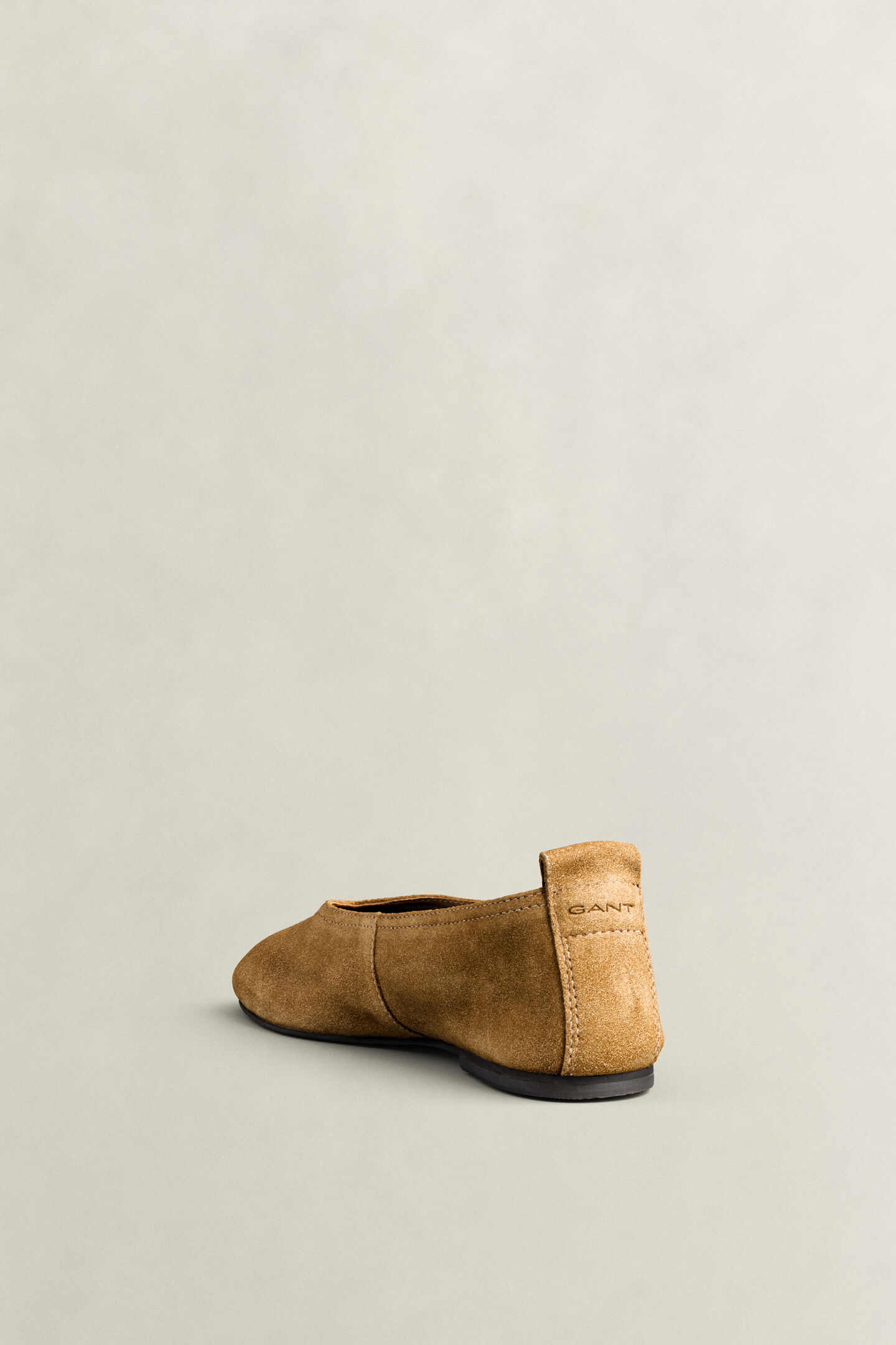 Chadii Ballerina aus Veloursleder