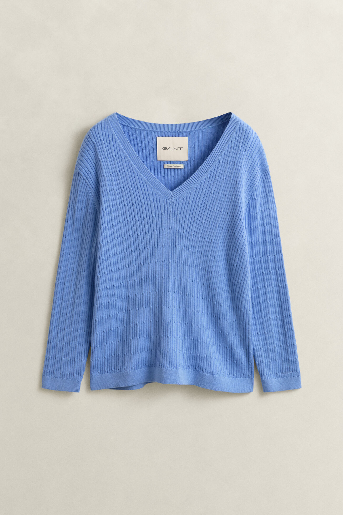 V-Neck Pullover mit Zopfmuster