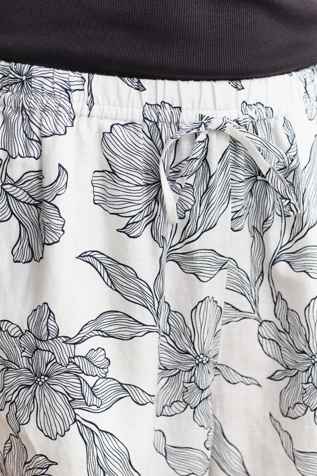 Gebl&uuml;mte Leinenhose