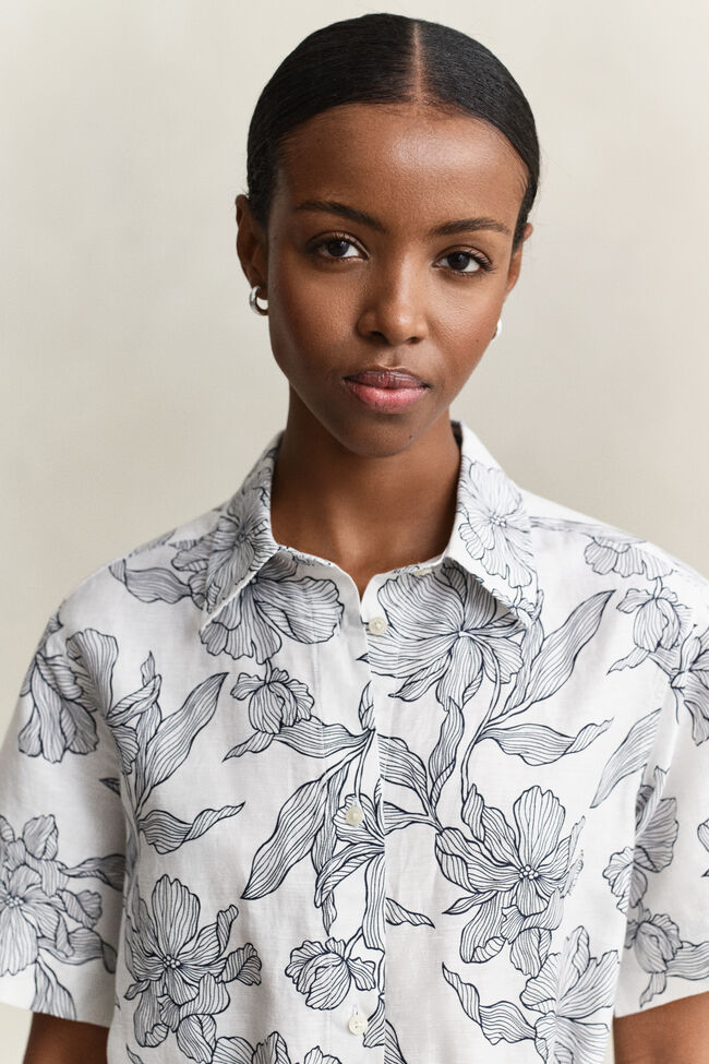 Gebl&uuml;mtes Hemdblusenkleid aus Leinen