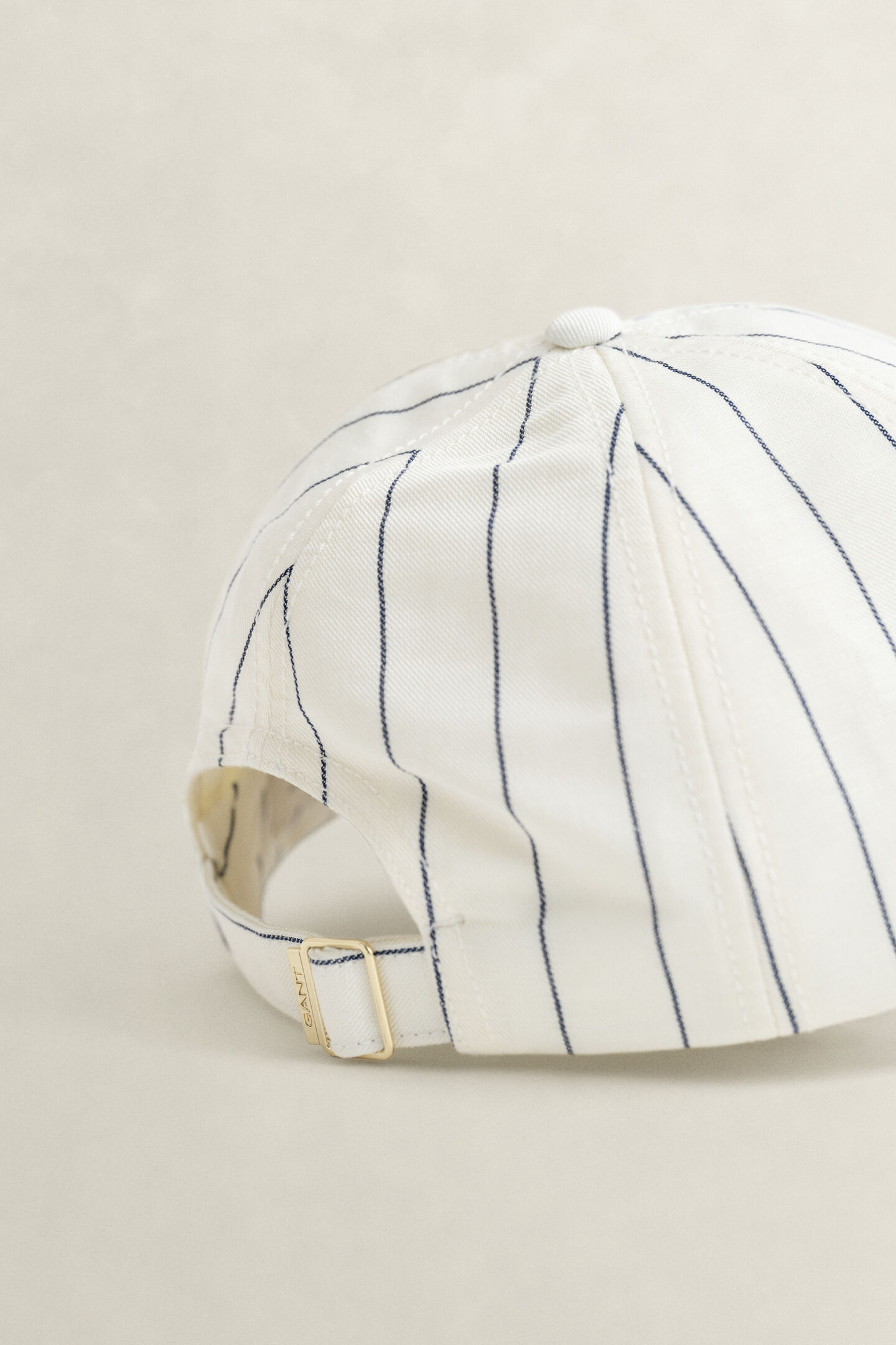 Gestreiftes Cap aus Leinenmix