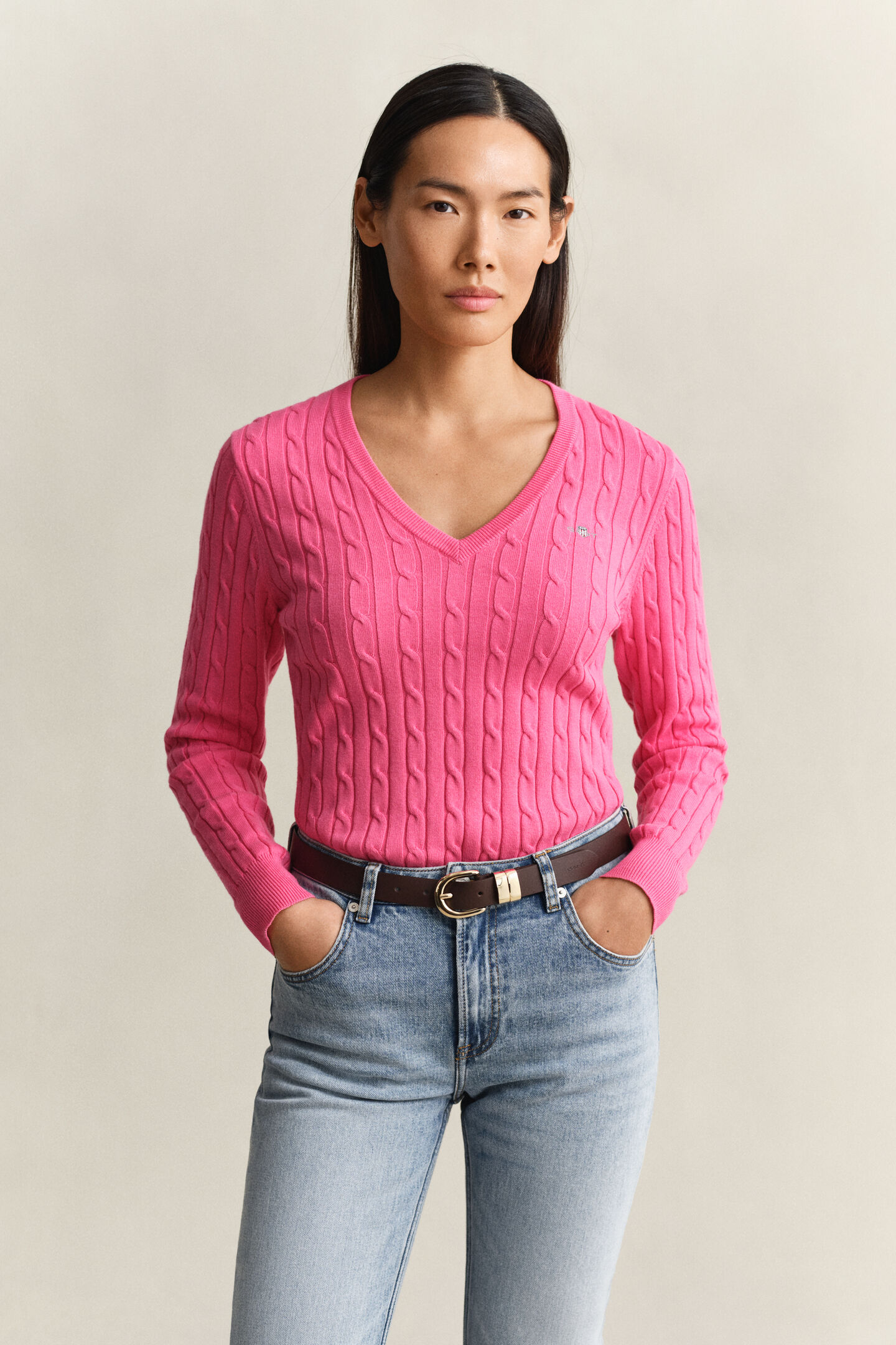 V-Neck Pullover mit Zopfmuster