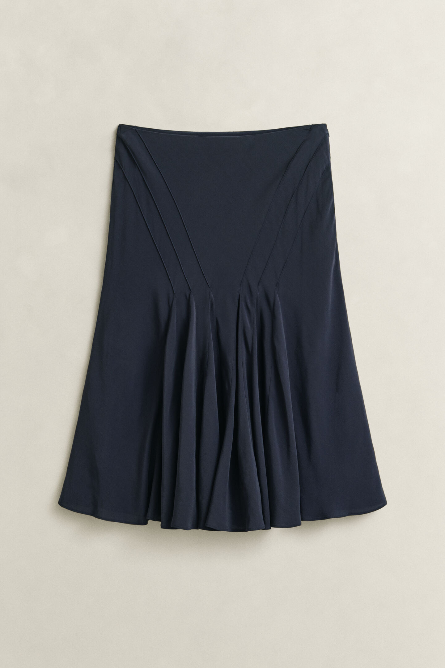 Ausgestellter schr&auml;g geschnittener Rock