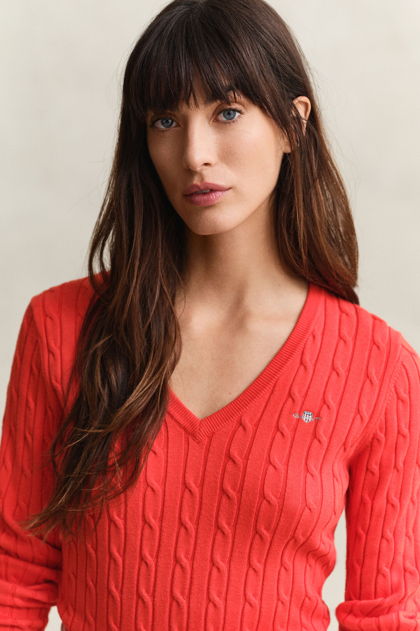 V-Neck Pullover mit Zopfmuster