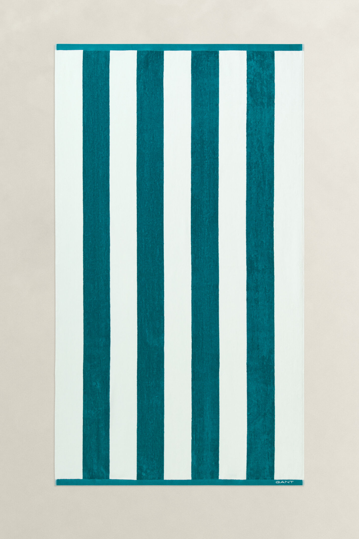 Strandtuch mit markanten Streifen