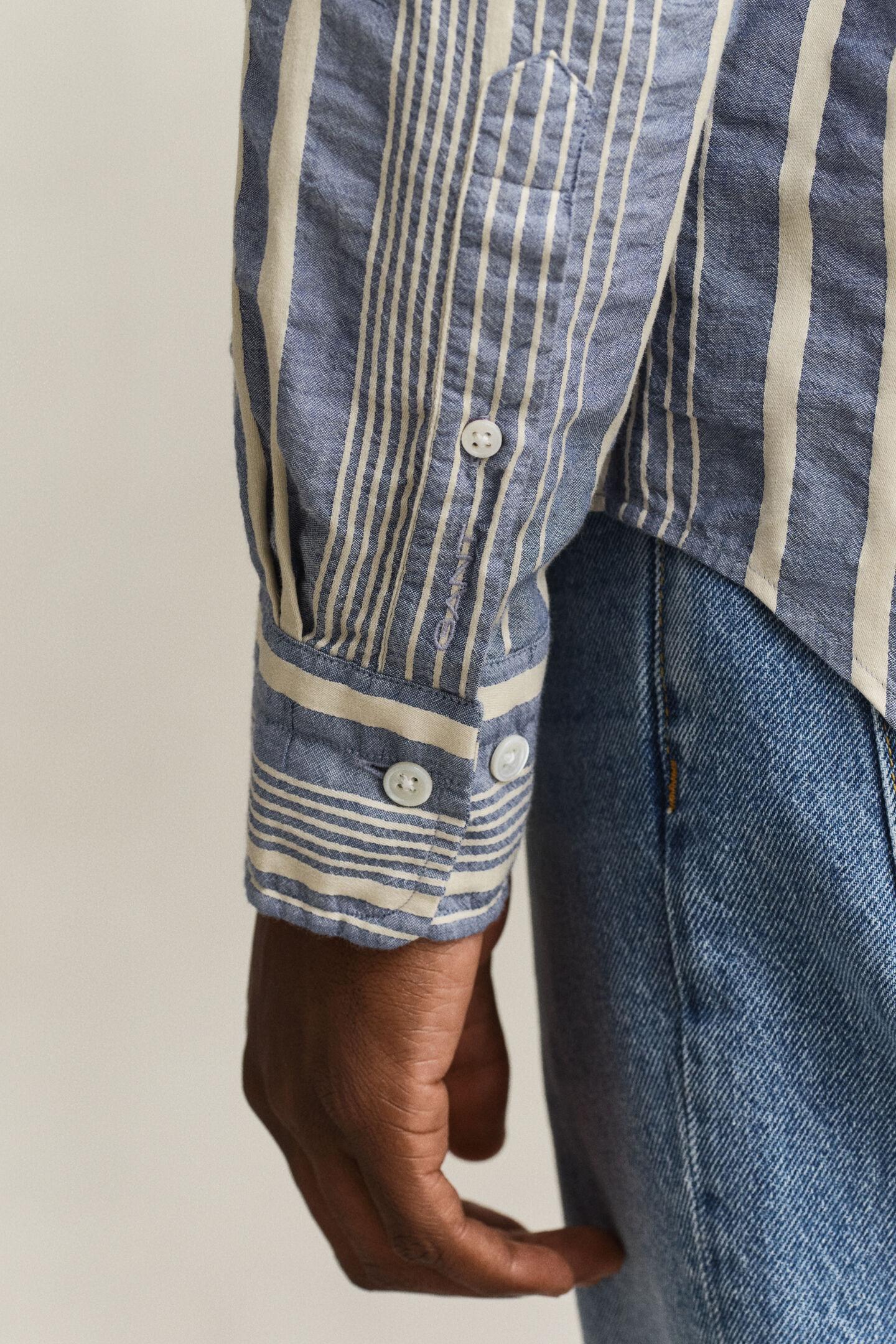 Relaxed Fit Seersucker Hemd mit Streifen