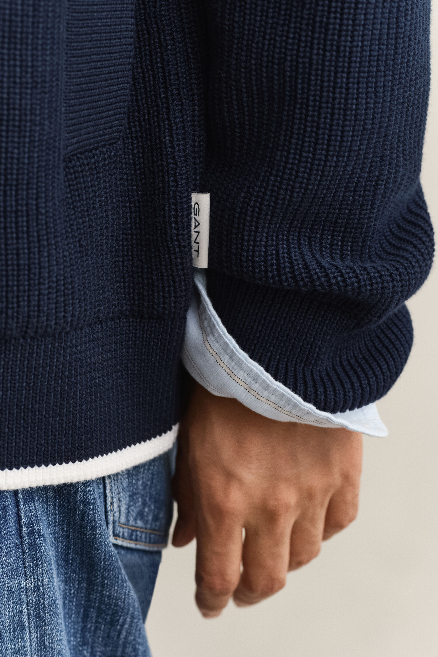 Gerippte Strickjacke zum Kn&ouml;pfen