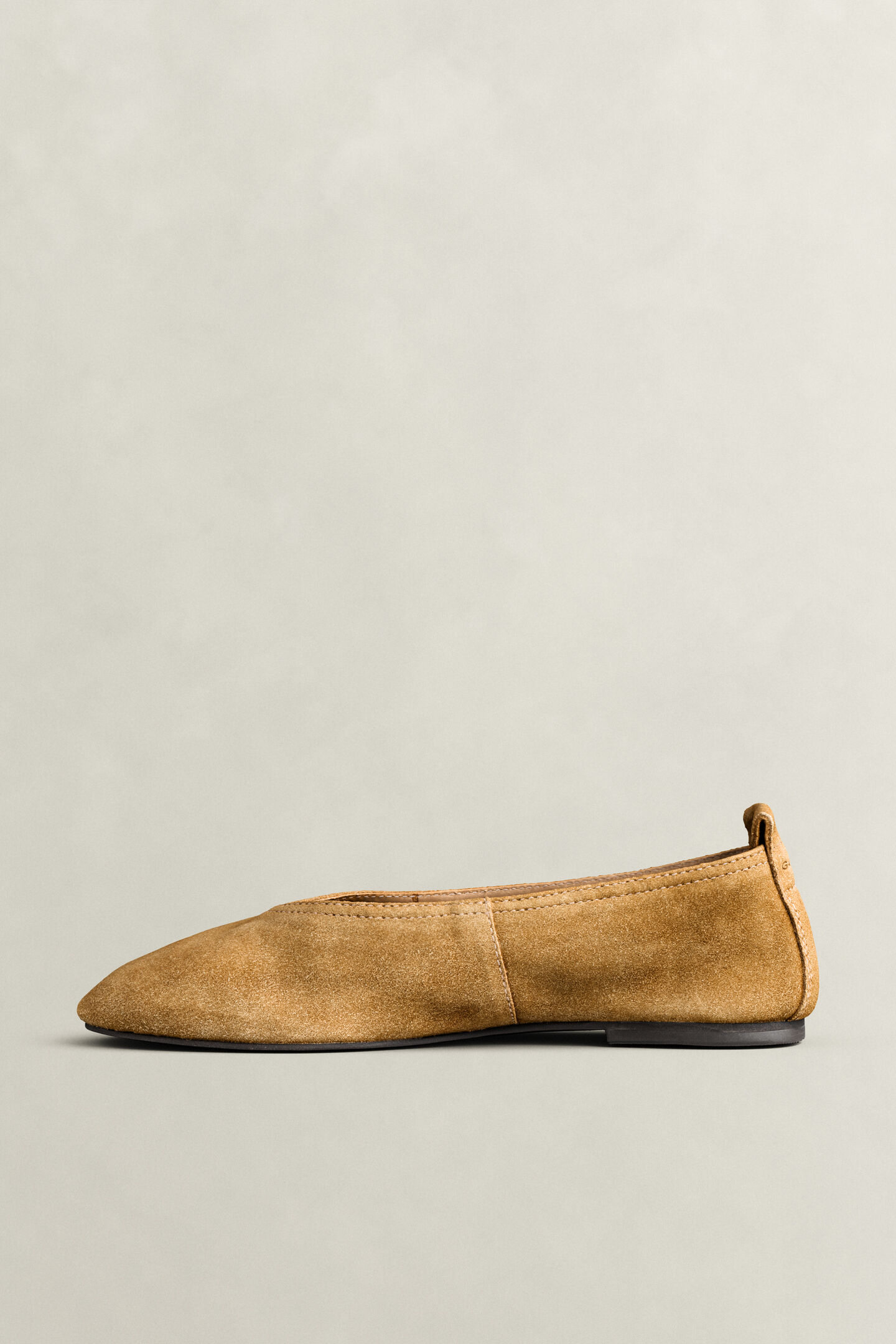 Chadii Ballerina aus Veloursleder