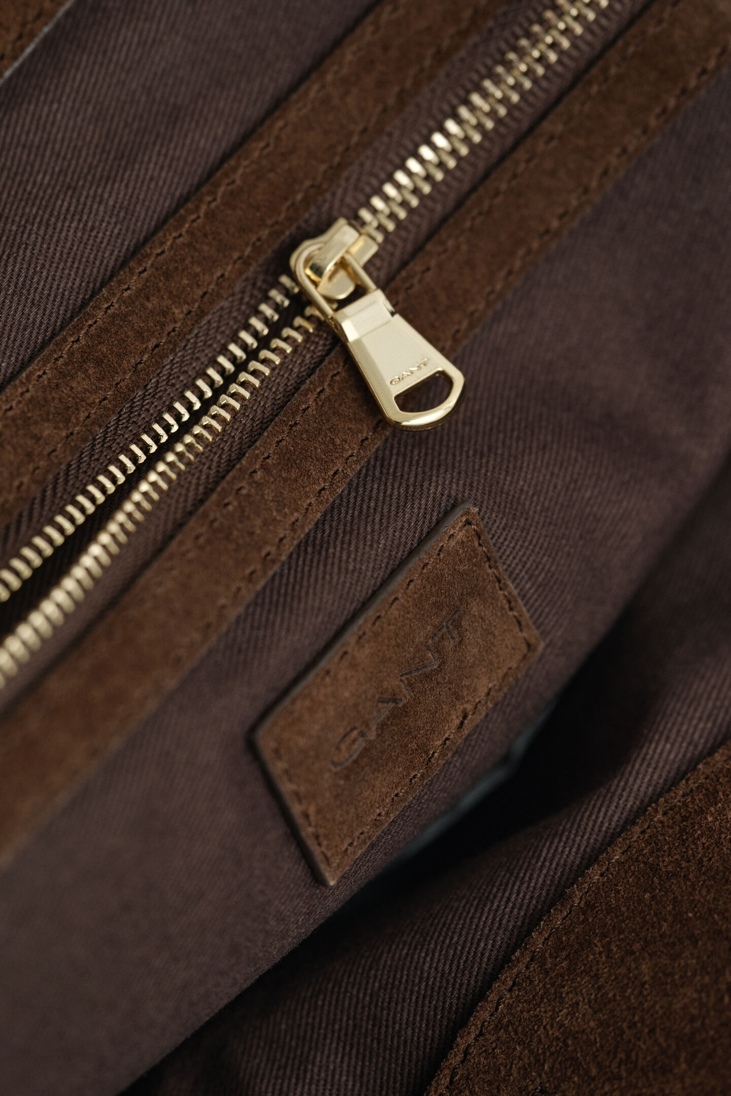 Tragetasche aus Veloursleder