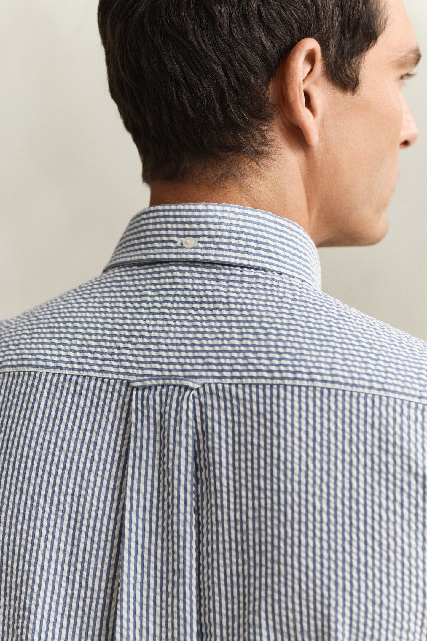 Kurz&auml;rmliges Seersucker-Hemd mit Streifen