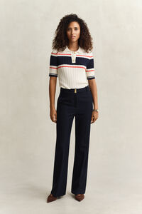 Nautical Hose mit ausgestelltem Bein