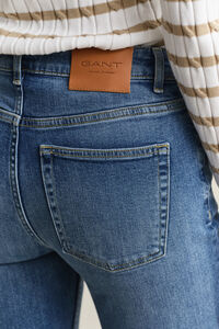 Stretch Jeans mit ausgestelltem Bein