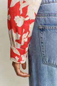 Gebl&uuml;mte Leinenbluse