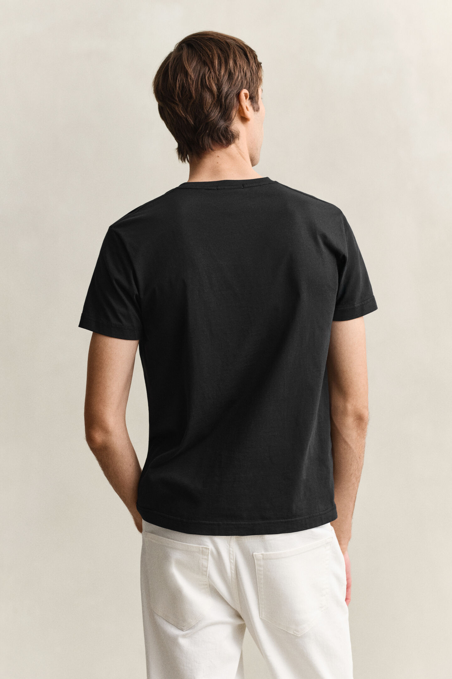 Slim Fit Shield T-Shirt mit V-Ausschnitt