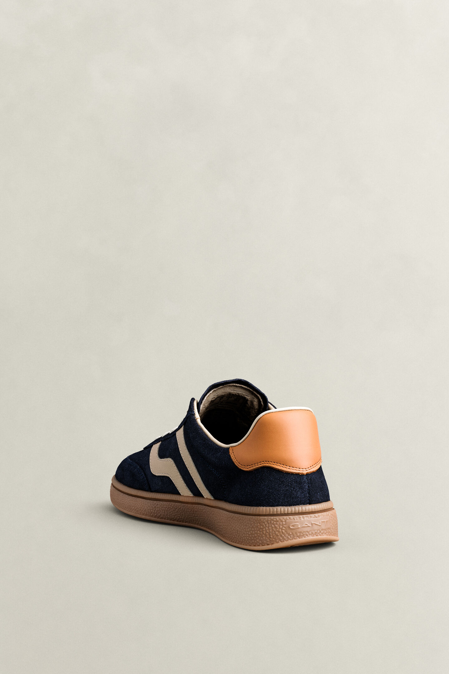 Cuzmo Sneaker aus Veloursleder