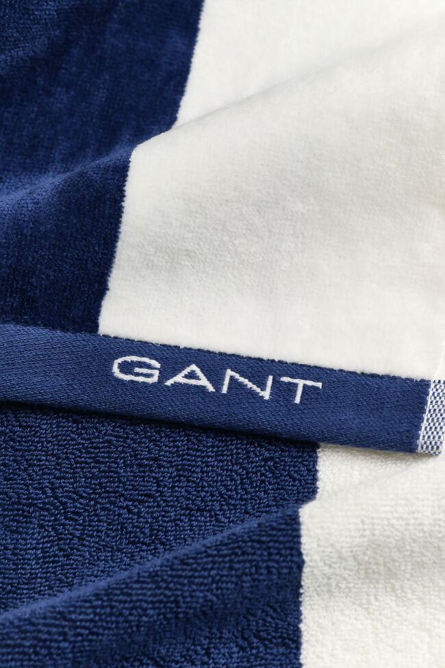 Strandtuch mit markanten Streifen