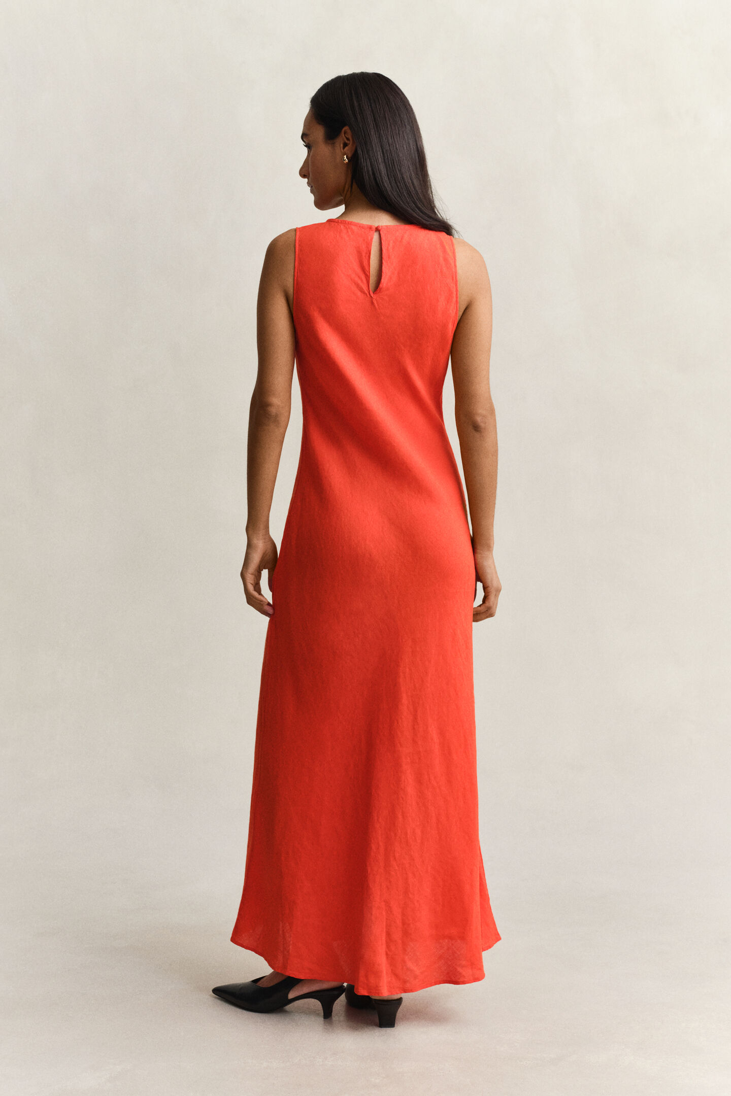 Schr&auml;g geschnittenes Midikleid aus Leinen