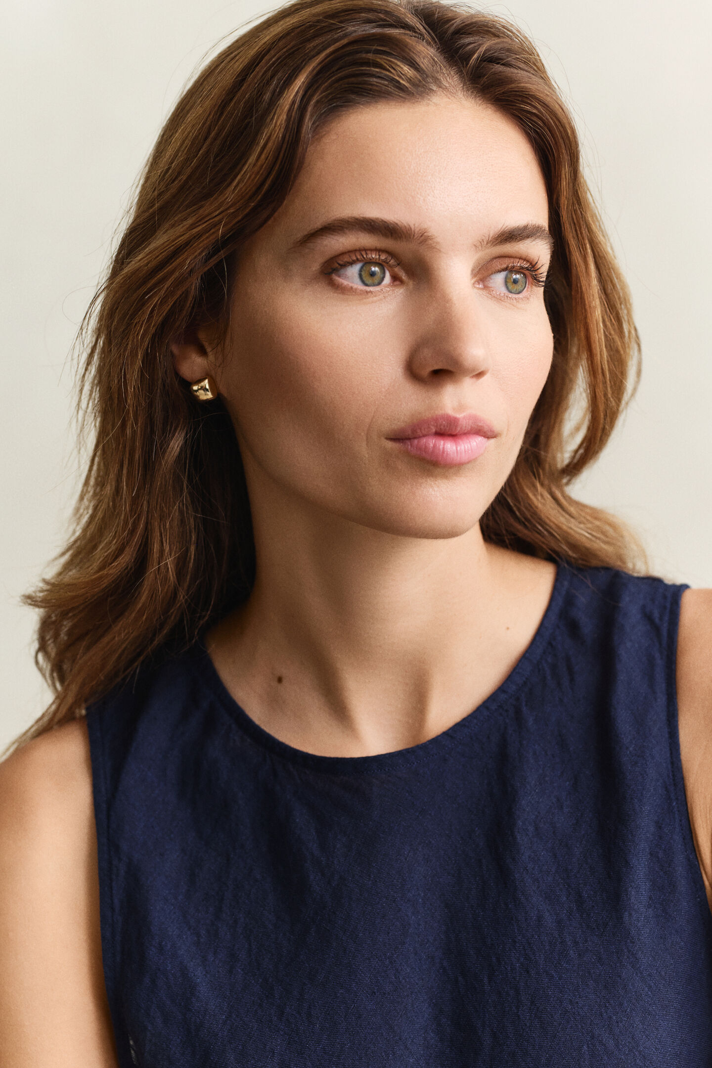 Schr&auml;g geschnittenes Midikleid aus Leinen