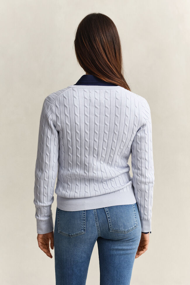 V-Neck Pullover mit Zopfmuster