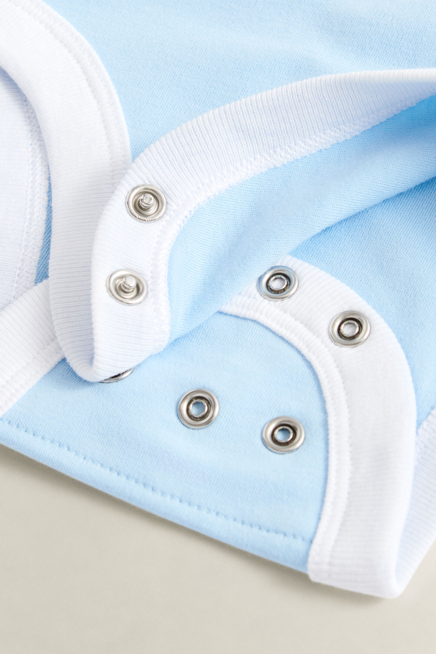 Baby Set mit Strampler und M&uuml;tze